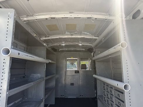 Used 2020 Ford Transit 250 Medium Roof RWD image 35