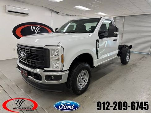 New 2026 Ford F250 XL w/ XL Chrome Package image 1