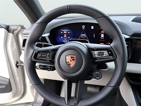 New 2026 Porsche Macan 4 Electric image 29