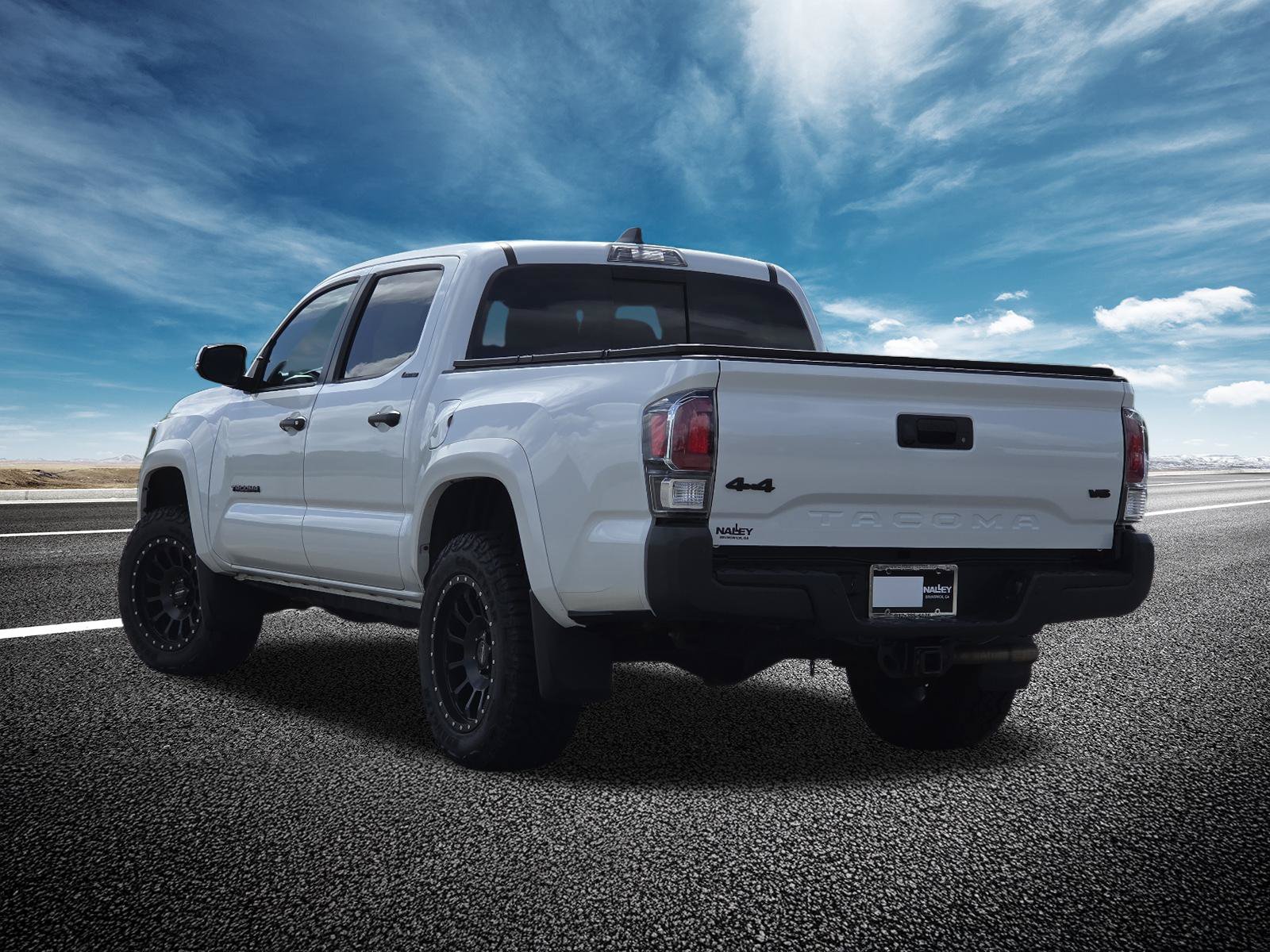 Used 2022 Toyota Tacoma Limited AWD/4WD image 19