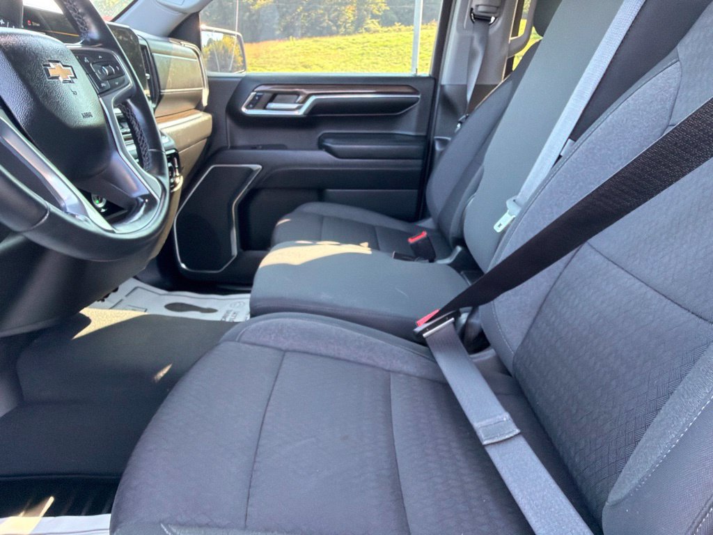 Used 2023 Chevrolet Silverado 1500 LT AWD/4WD image 29