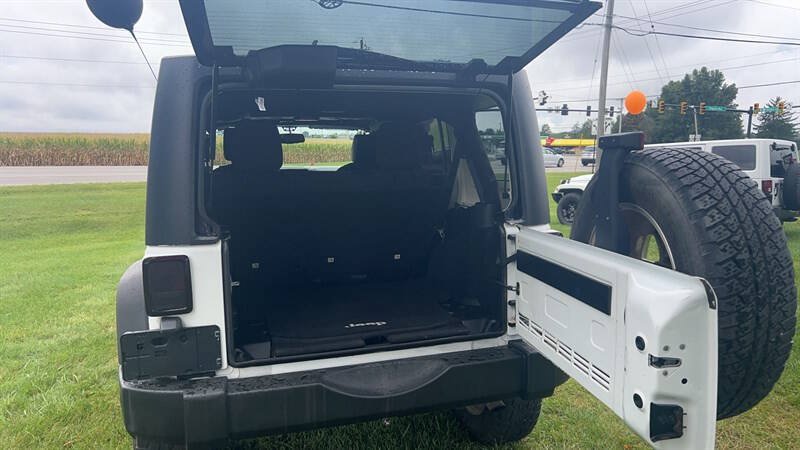 Used 2013 Jeep Wrangler Unlimited Sport AWD/4WD image 10