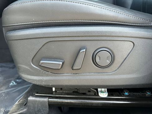 Used 2024 Kia Sorento S FWD image 16