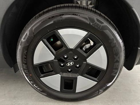 Used 2026 Hyundai Santa Fe SEL FWD image 8