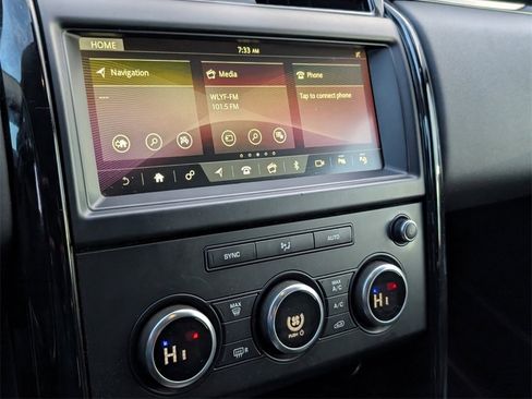 Used 2019 Land Rover Discovery SE image 17