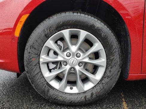 New 2026 Chrysler Pacifica Select image 12