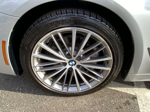 Used 2020 BMW 530i xDrive 530i xDrive w/ Premium Package image 17