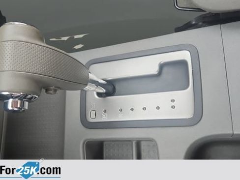 Used 2013 Nissan Frontier SV AWD/4WD image 21