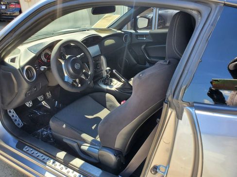 Used 2017 Toyota 86 image 18