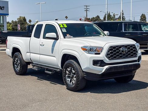 Used 2023 Toyota Tacoma SR RWD image 5