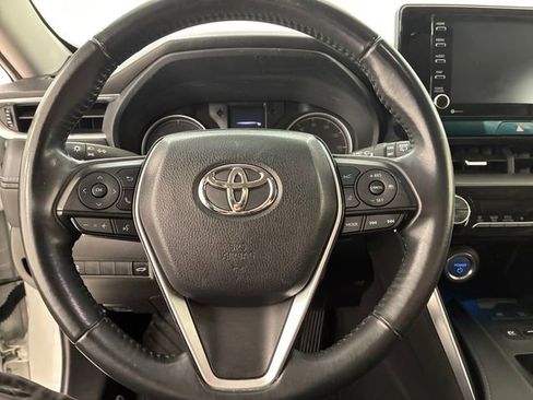 Used 2021 Toyota Venza LE AWD/4WD image 22