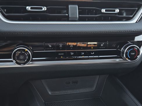 New 2026 Chevrolet Equinox LT image 16