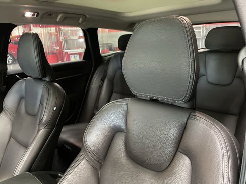 Used 2020 Volvo V90 T6 Cross Country image 11