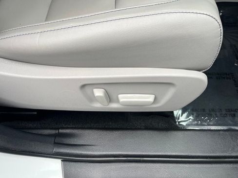 Used 2018 Toyota Highlander XLE AWD/4WD image 21