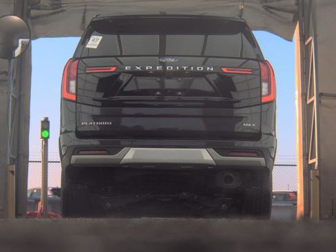 Used 2025 Ford Expedition Max Platinum w/ Driver's Package image 10