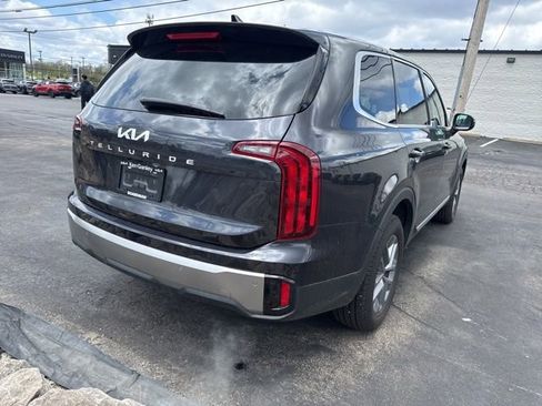 Used 2025 Kia Telluride LX image 4