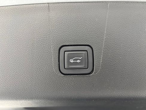 Used 2023 Chevrolet Traverse LT w/ LT Premium Package AWD/4WD image 60
