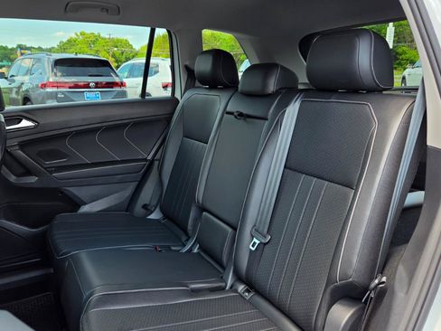 Certified 2024 Volkswagen Tiguan SE AWD/4WD image 48