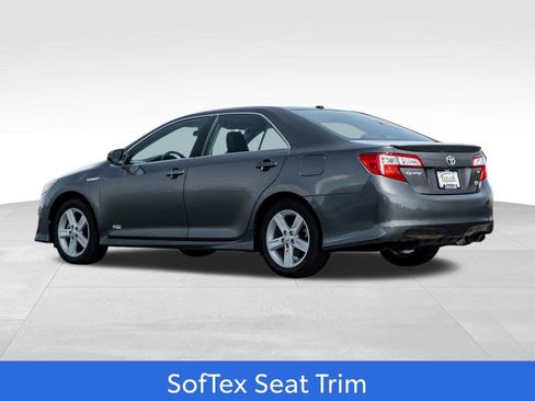 Used 2014 Toyota Camry SE w/ Moonroof Package FWD image 5