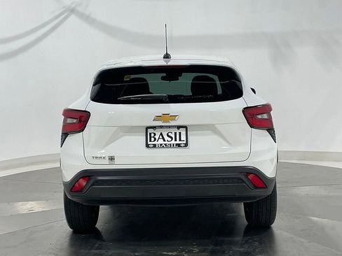 Used 2024 Chevrolet Trax LS FWD image 12