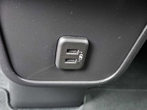 Used 2024 Chevrolet Equinox LT image 11