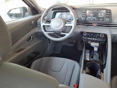 New 2026 Hyundai Elantra Hybrid FWD image 4