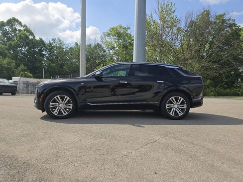 Used 2024 Cadillac Lyriq Tech AWD/4WD image 11