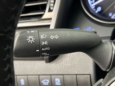 Used 2024 Toyota Camry SE image 40