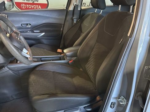 Used 2021 Nissan Kicks SV image 25