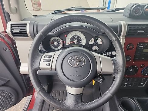 Used 2008 Toyota FJ Cruiser 2WD w/ Upgrade Pkg 1 image 9