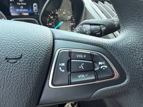 Used 2018 Ford Escape SE FWD image 16