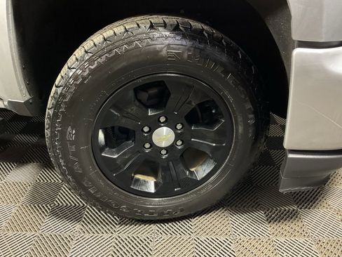 Used 2018 Chevrolet Silverado 1500 LT w/ All Star Edition image 34