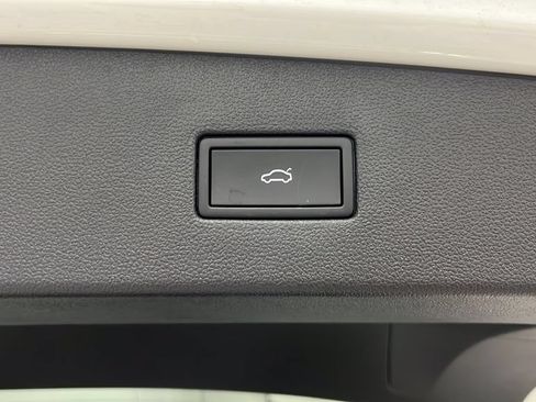 Used 2024 Volkswagen Tiguan SEL R-Line AWD/4WD image 29