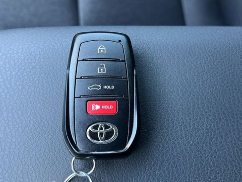 Used 2025 Toyota Camry LE w/ Convenience Package FWD image 9