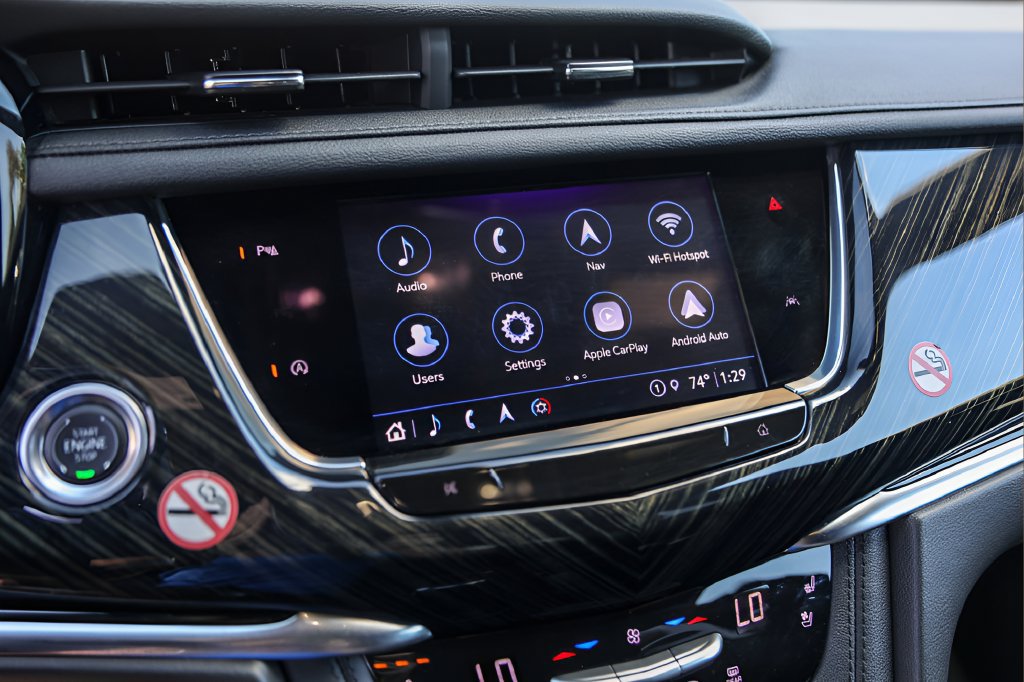 Used 2025 Cadillac XT6 Premium Luxury FWD image 16