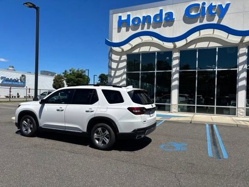 New 2026 Honda Pilot EX-L image 3