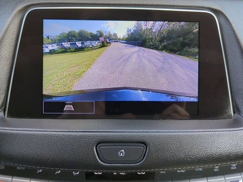 Used 2023 Cadillac XT4 Luxury w/ Cold Weather Package AWD/4WD image 16