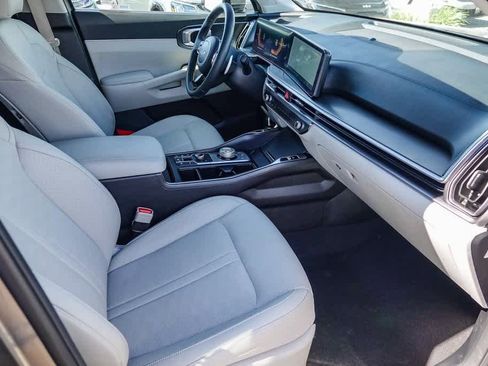 Used 2025 Kia Sorento EX image 15