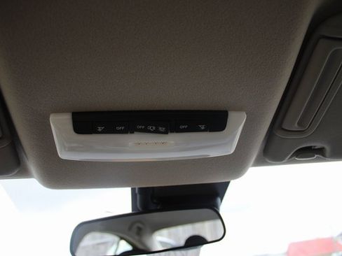 New 2025 Nissan Versa SV image 15