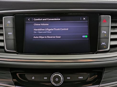 Used 2023 Buick Enclave Essence AWD/4WD image 11