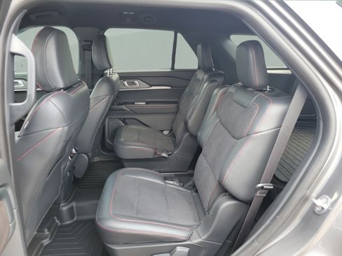 Used 2025 Ford Explorer ST AWD/4WD image 13