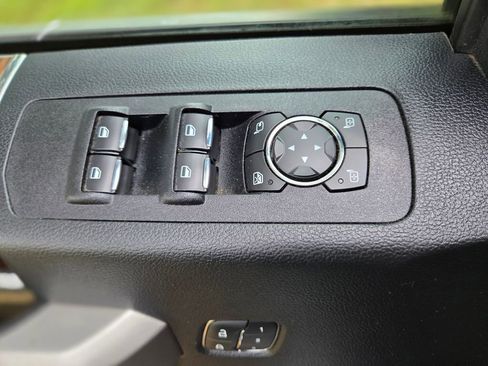 Used 2019 Ford F150 Lariat image 24