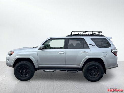 Certified 2020 Toyota 4Runner TRD Off-Road Premium w/ Moonroof Package AWD/4WD image 4