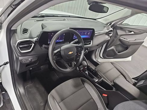 Used 2025 Chevrolet TrailBlazer LT AWD/4WD image 15