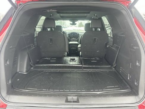 Used 2023 Chevrolet Traverse LT w/ LT Premium Package image 9