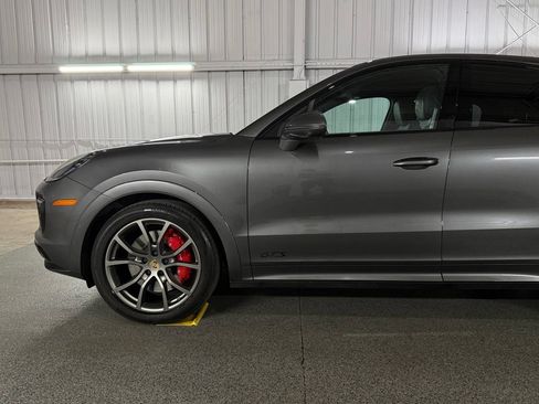 Used 2022 Porsche Cayenne GTS AWD/4WD image 16