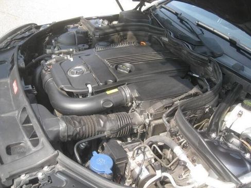 Used 2013 Mercedes-Benz C 250 Sedan image 35