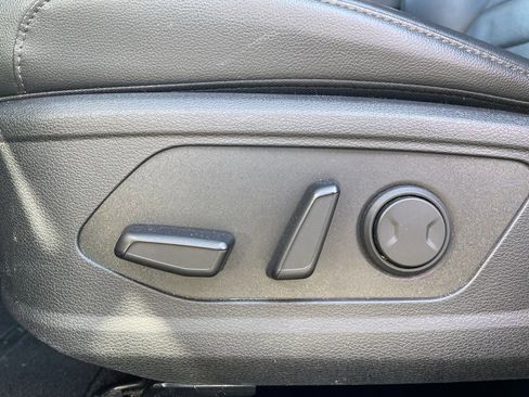 Used 2023 Kia Sportage SX image 11