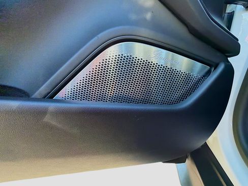 Used 2022 Porsche Taycan Turbo S image 23