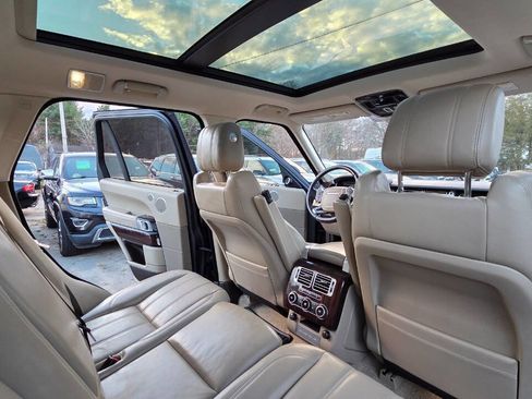 Used 2017 Land Rover Range Rover HSE image 45